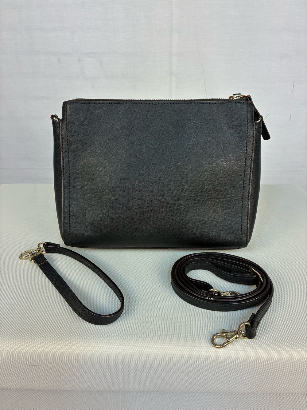 Lo & Sons The Pearl Crossbody Bag in Black Saffiano/Gold/Gray